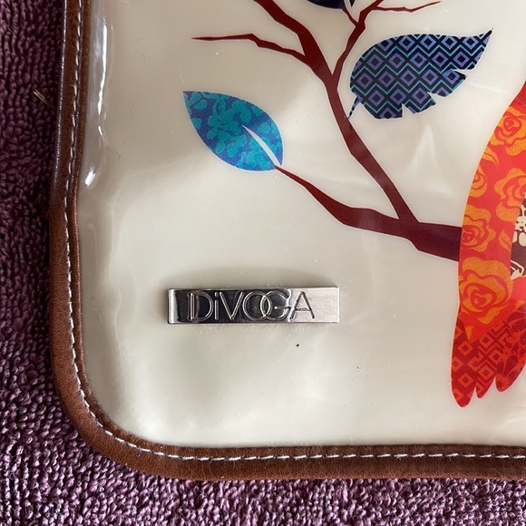 DiVOGA TABLET CASE. 8.5"x10 1/4 HOLDS UP TO 7" TABLET. PINK WITH BLACK TRIM. - Picture 2 of 9